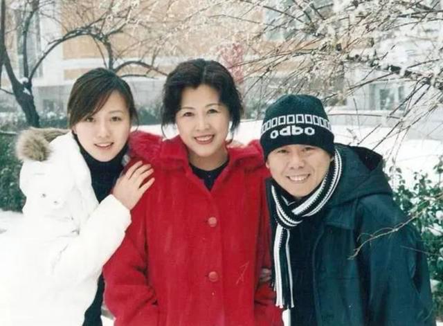 1996年，潘长江闹离婚，杨云直怼：我跟你厕所住了8年，凭什么？