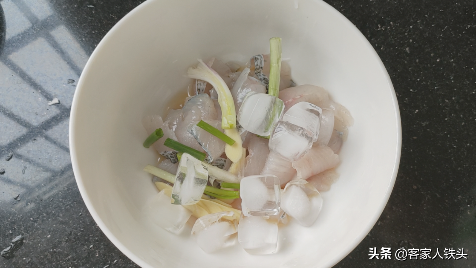 一條鱸魚3個蛋，不蒸不煮教你新吃法，香嫩好吃，孩子都主動添飯
