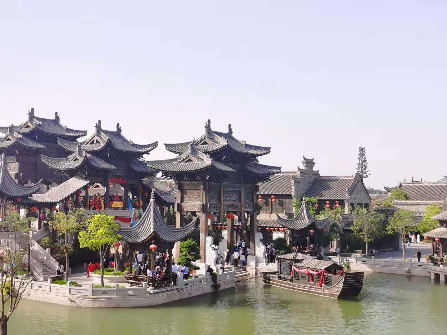 两天假期哪里玩？启封故园嗨翻天