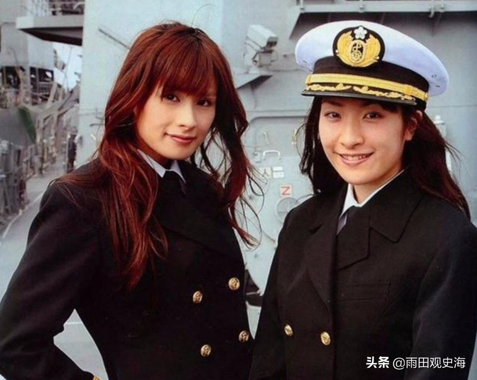 日本征兵海报史：昭和年代中二刚猛，如今却靠