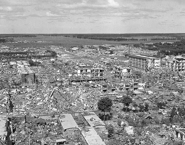 老照片：1976年唐山大地震，全市四分之一的人口死亡