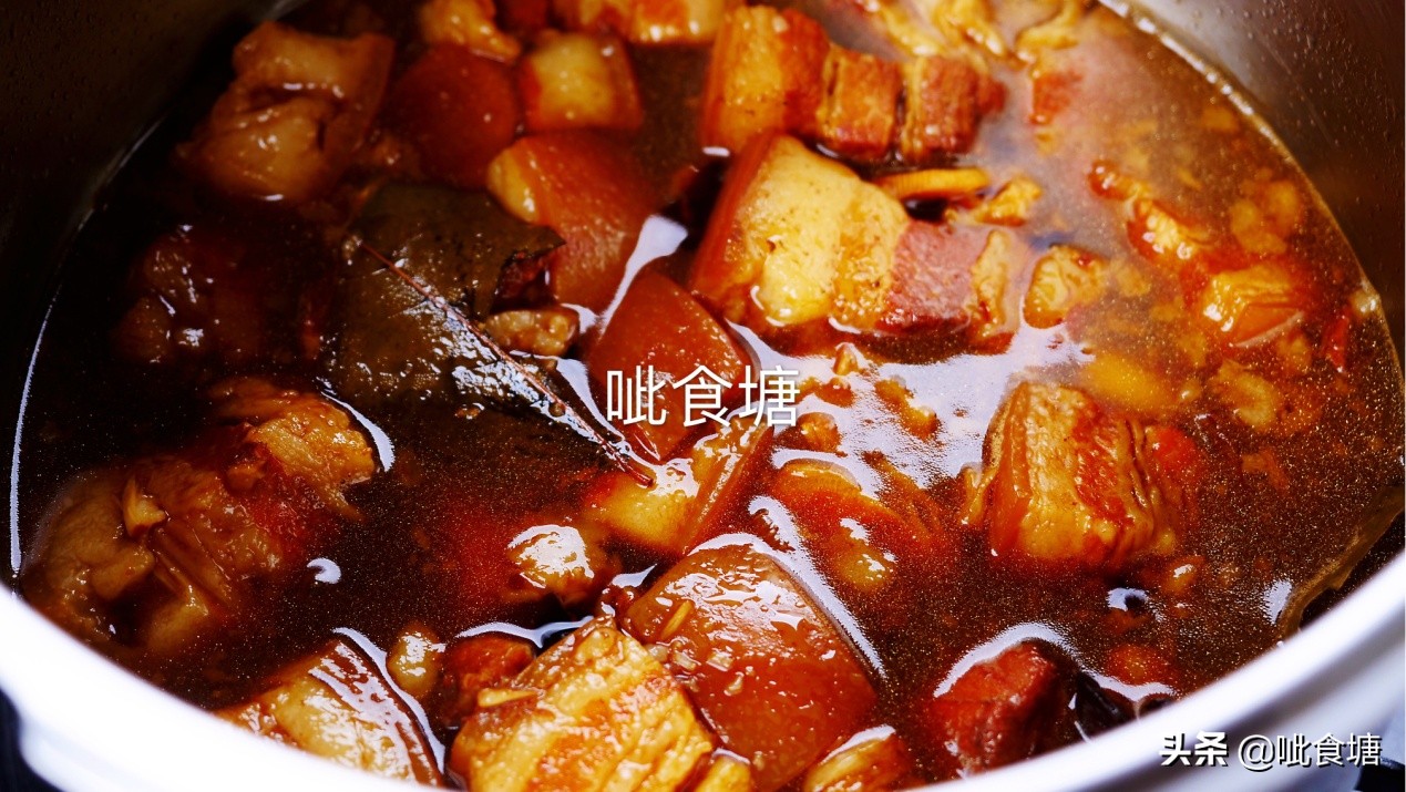 想吃肉夾饃還用點外賣？做法不難在家輕松搞定，外酥里嫩肉香四溢