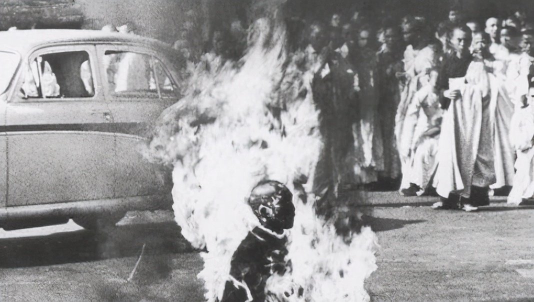 ��Խ��ͳ��ͥ��֮��������������������������������װ�׳���