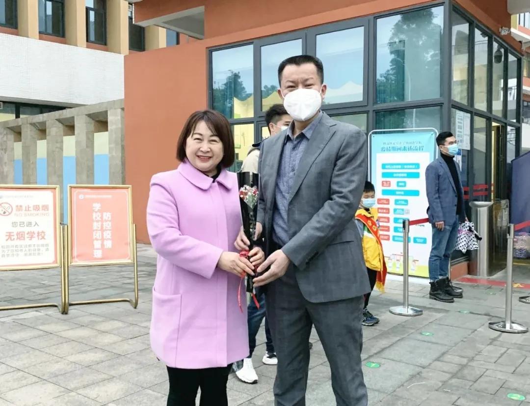 把春天送给你丨记双流区实小外国语学校三·八国际妇女节特别活动