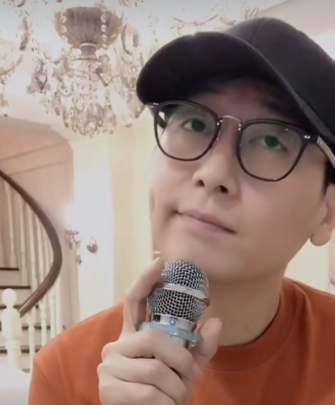 江苏台一哥李好座驾意外曝光，价格不过百万？曾多次露出丰厚家底