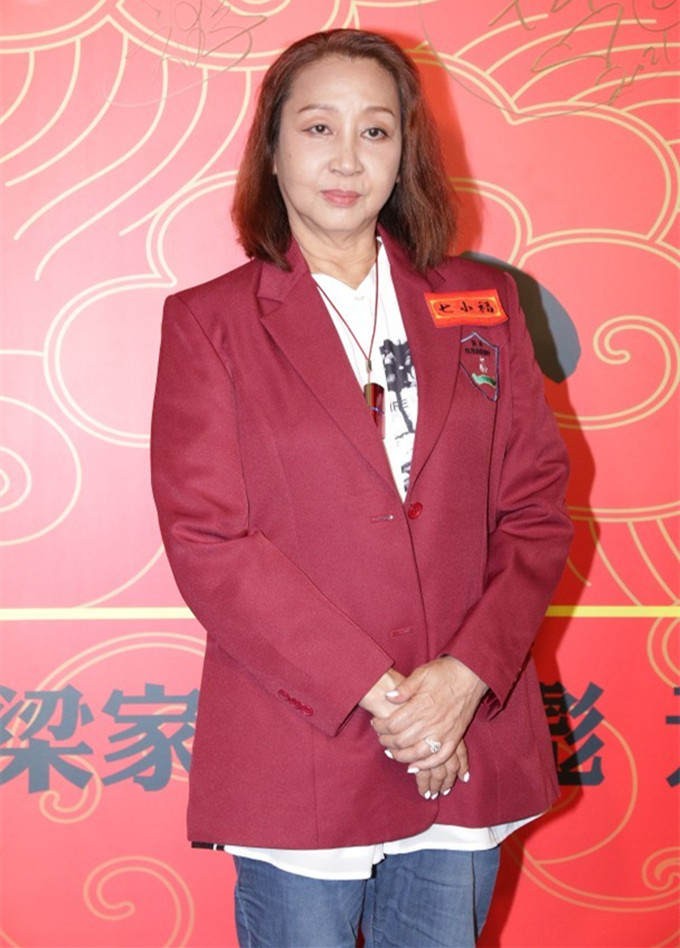 七小福重聚引发回忆杀，元彪带儿子露面成亮点，儿子长相更像妈妈