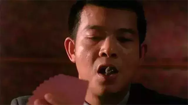 《龙在江湖》丧波,入行36年第一次拿奖,网友:好演员的春天来了