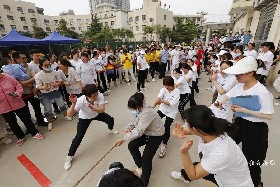 三原县医院庆祝“5.12”国际护士节拔河比赛