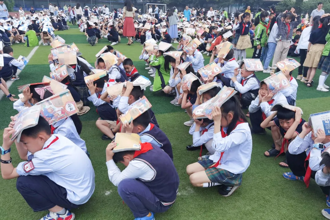 扎实演练 守护平安——双流区公兴小学2020年防震避险应急演练