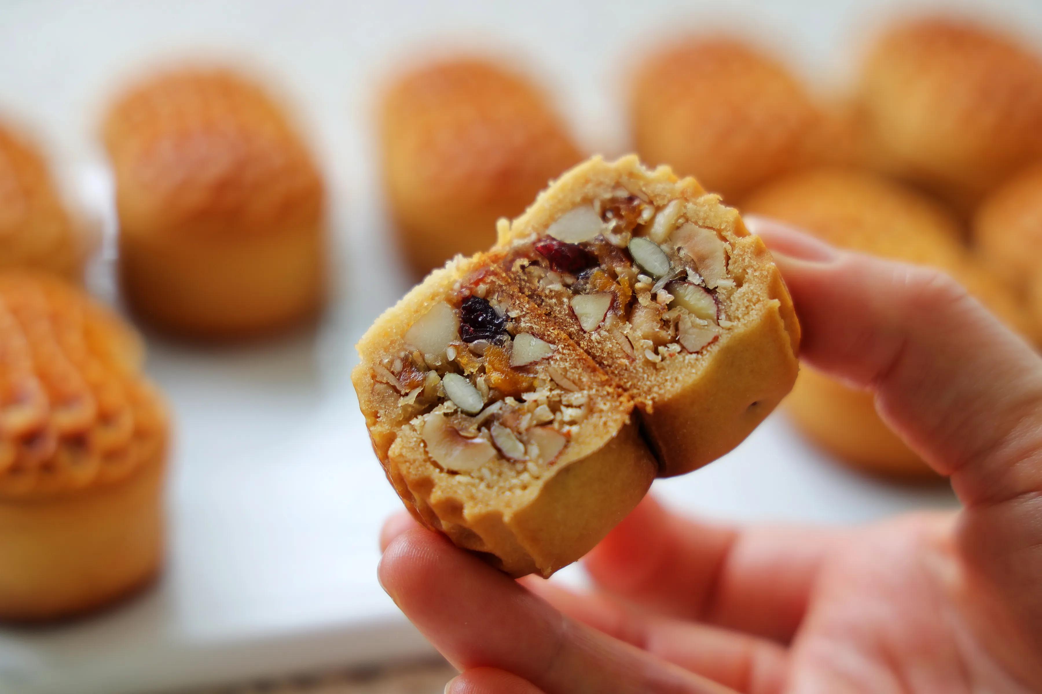 火爆全网的花生月饼，搭配豪华的五仁馅料，吃一口就停不下来