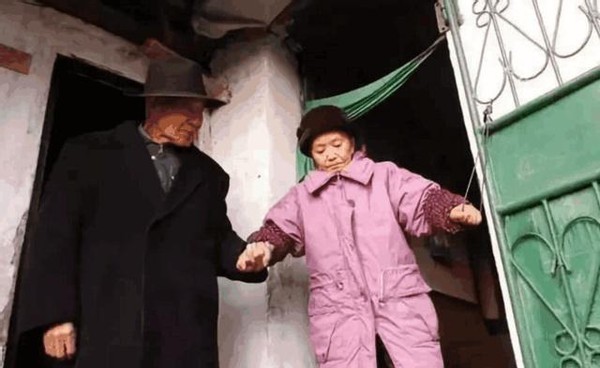 川军排长失踪，妻子寻找六十年，80岁结婚当天，才知他在身边-第18张图片-大千世界