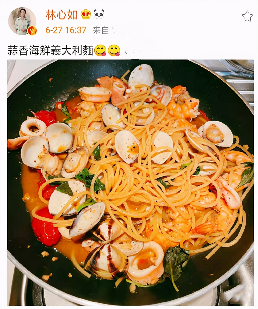 林心如再秀厨艺，变着花样给老公女儿做美食，霍建华父女太有口福