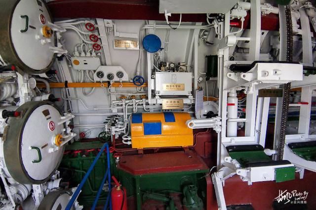 ���գ�����Ա������̫�ո��ã�Ǳͧ�ٱ�ˮ���������Ǽ���