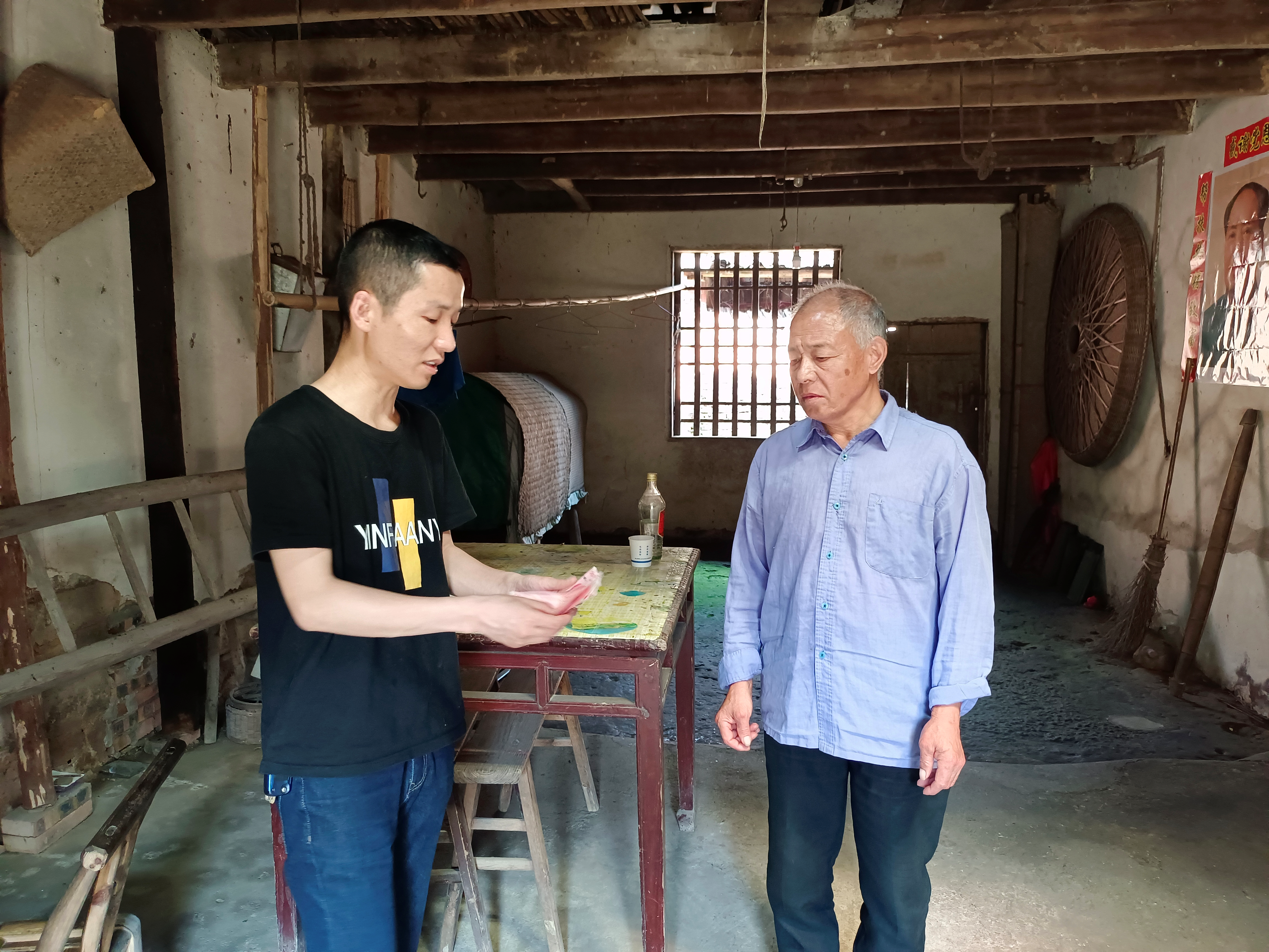 湘潭县：开展端午节前走访慰问计生特殊家庭活动
