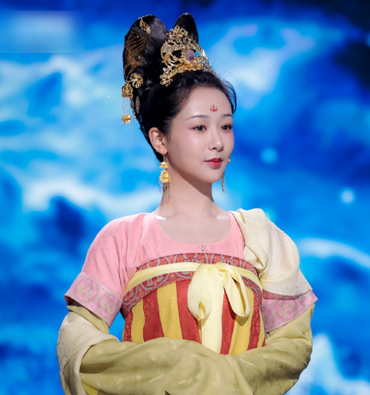 " national treasure " female star modelling is good-looking observe and study again! Yang Zi is dignified, liu Hao is put let a person shine at the moment