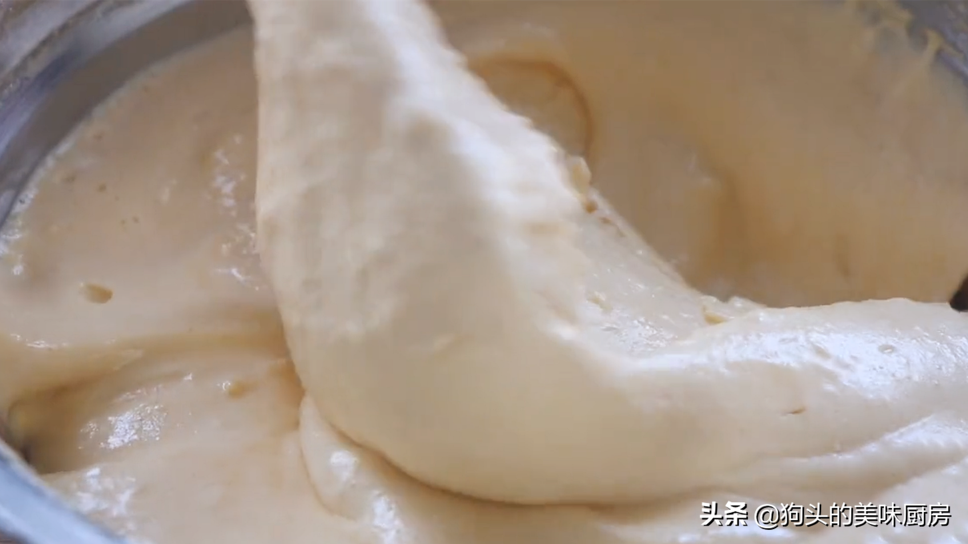 教你1碗麵粉4個雞蛋做蛋糕，不用烤箱不用電飯煲，新手一次成功