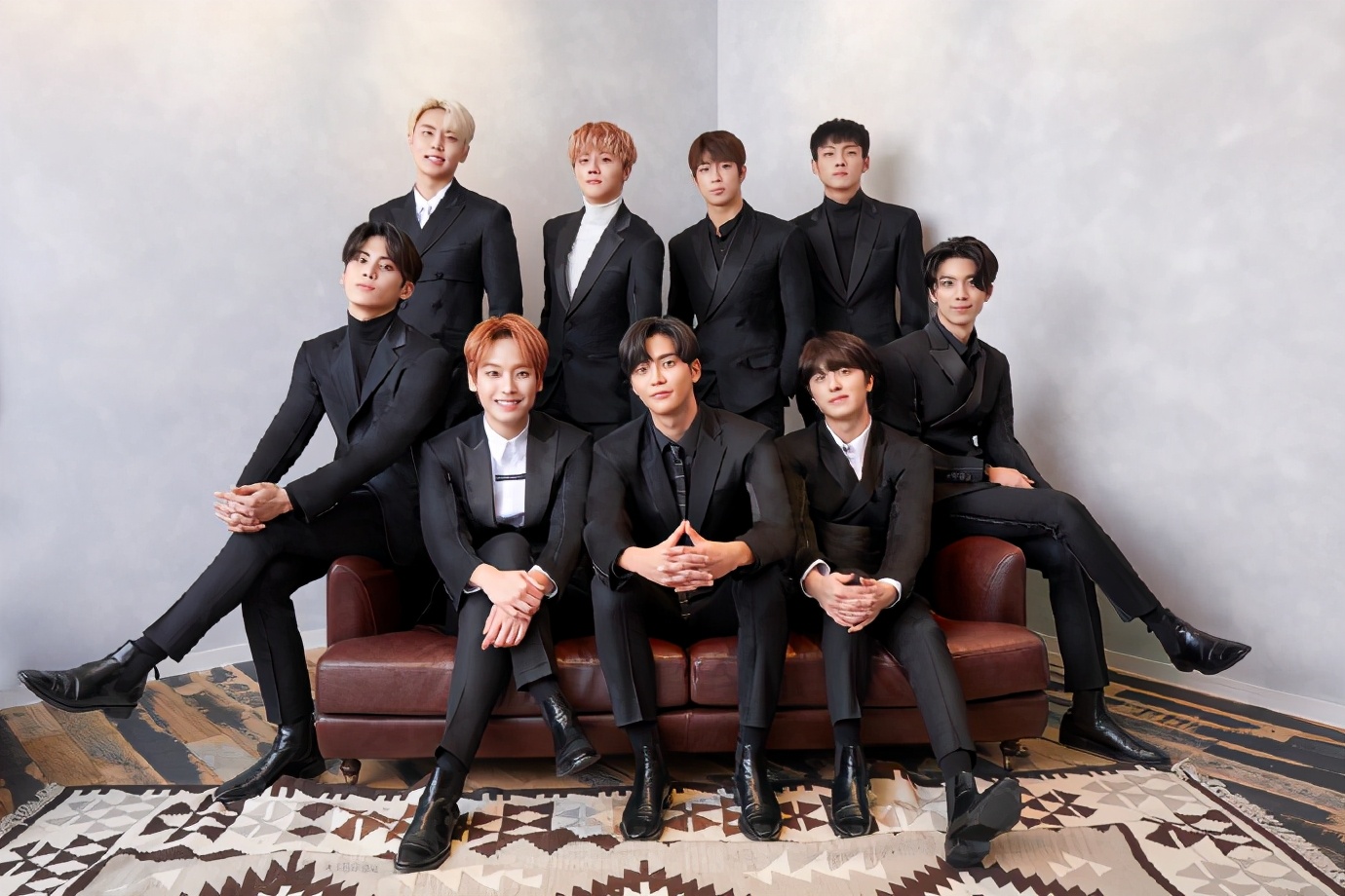 满满家族魂cnblue重启组合活动同公司后辈齐贺