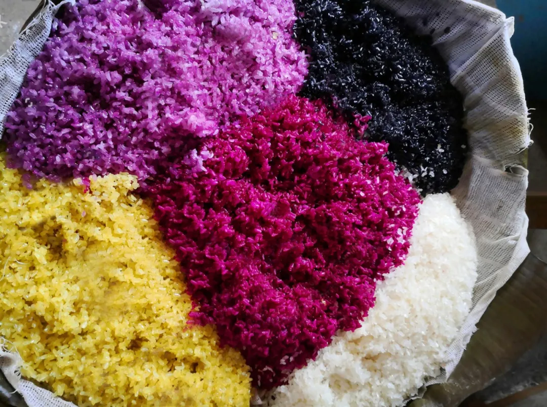 重庆融汇丽笙酒店：高山流水长桌宴，归来还看民族风