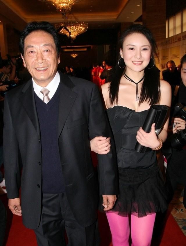 王奎荣：中国第一大反派，40岁上大学，68岁再结婚，妻子小他37岁