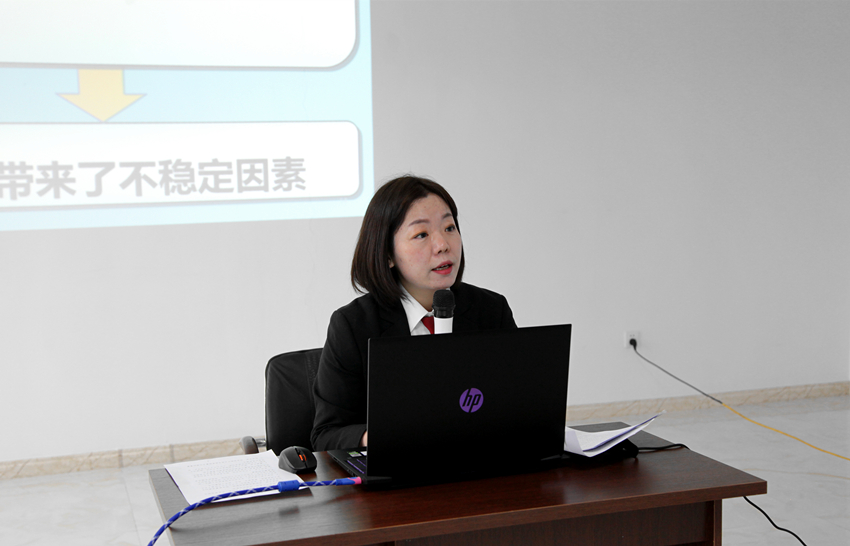 吉林抚松法院“学雷锋纪念日”开展普法活动