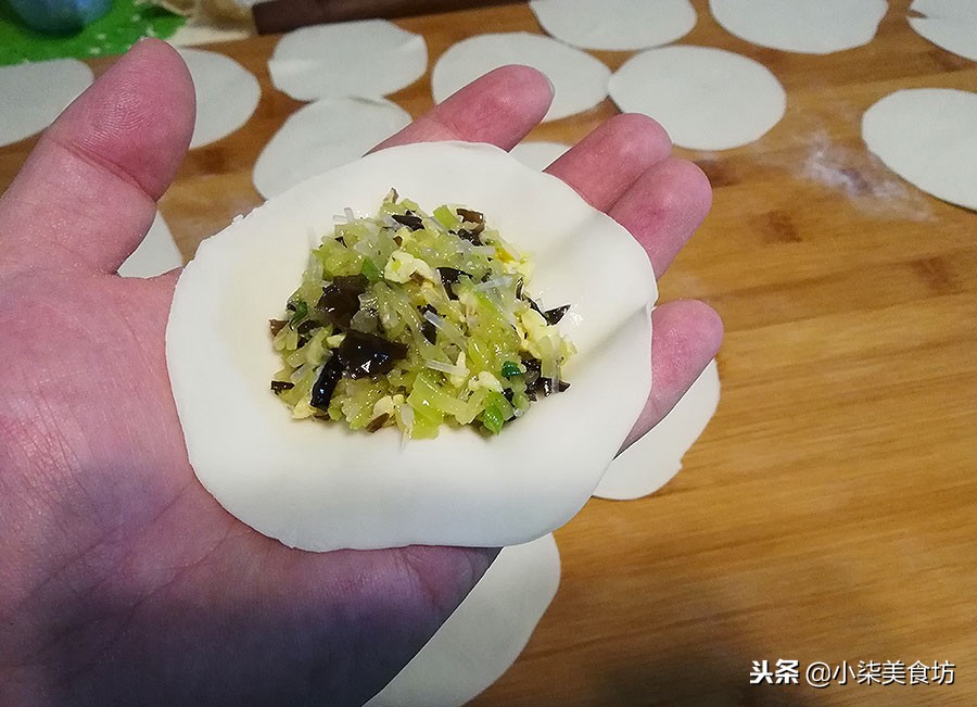 图片[12]-三鲜蒸饺家常做法 开水一烫 不用饧面 皮薄馅大 咬一口很过瘾-起舞食谱网