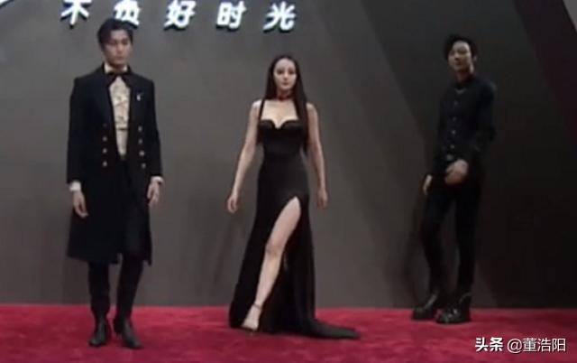 星光红毯众星造型：乔欣透视装抢镜，热巴大秀