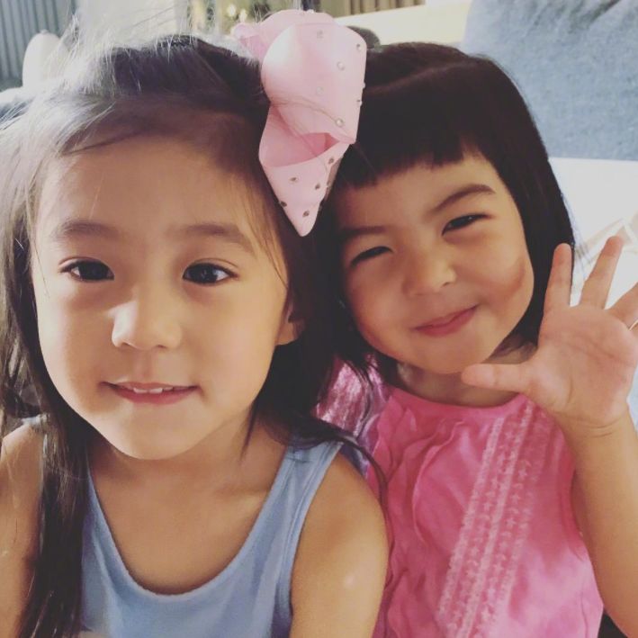 有种“美人坯子”叫波妞，小时候长相一般，如今长相不输姐姐