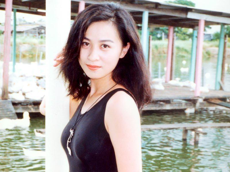 12位不生孩子的香港女星，有人幸福，有人后悔，