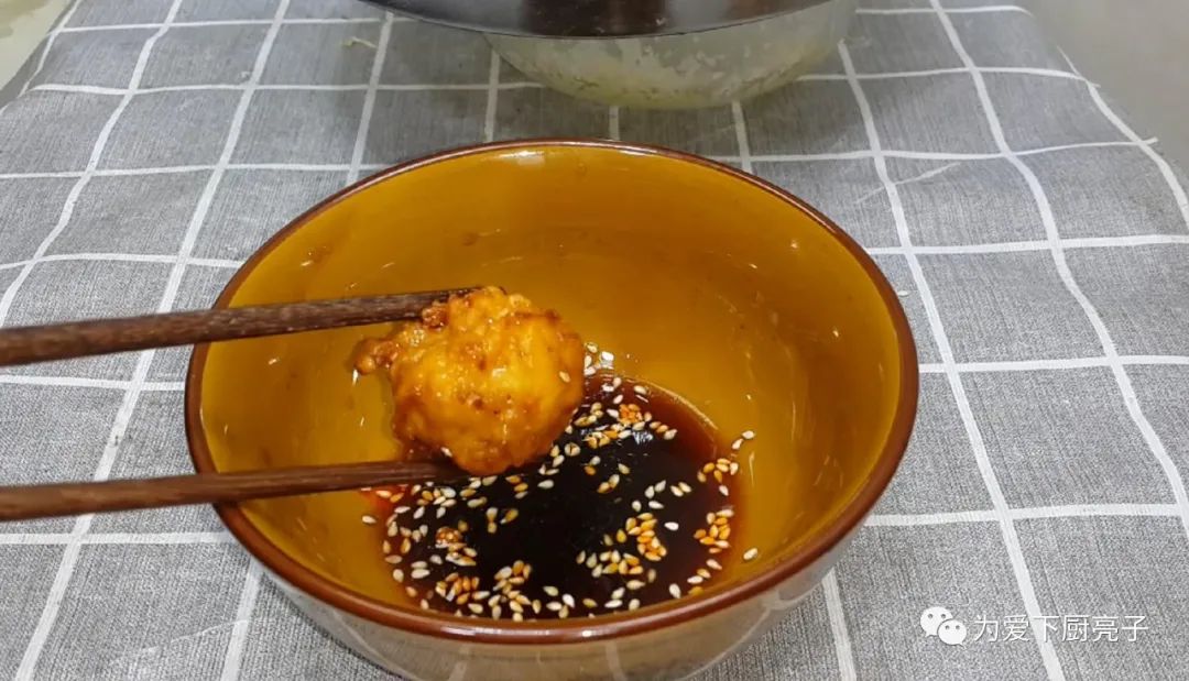 蘿蔔不要包餃子了，筷子一攪，做出創意素丸子，好吃到拿肉都不換