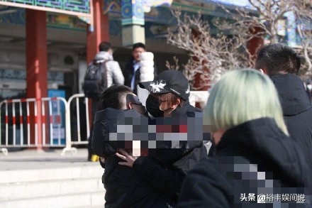 Star of congregation of Zhao Yingjun mourn over a person's death is sent off! The spot is filled up with " guitar " wreath, phonate of Xue Zhiqian cry bitterly