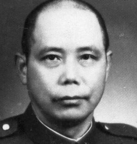 他是抗日名将，晚年却死于警匪枪战，女儿活得