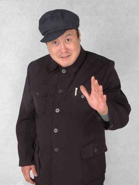 超强模仿秀来袭，他为了模仿赵本山整容又改名