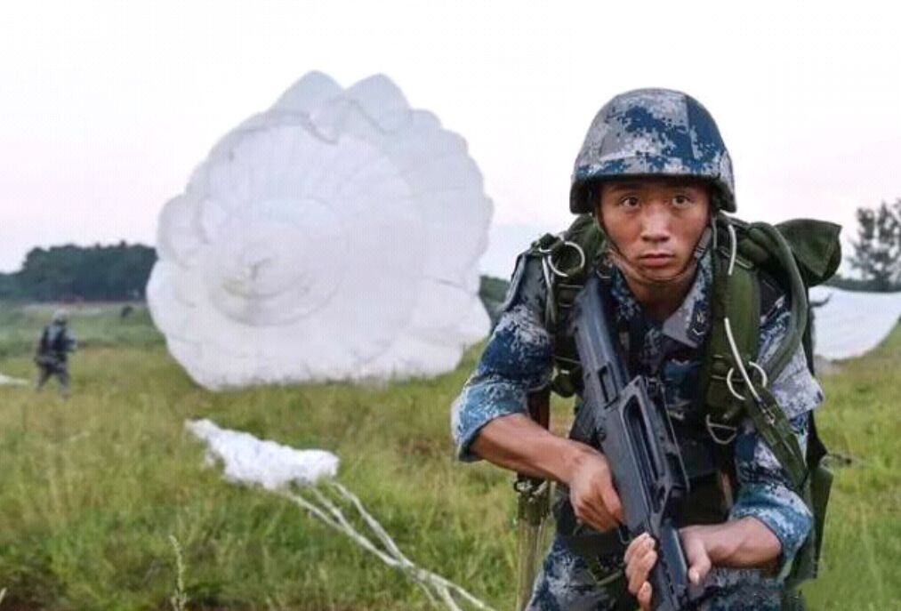 “地震男孩”程强不仅成为黄继光班班长，如今