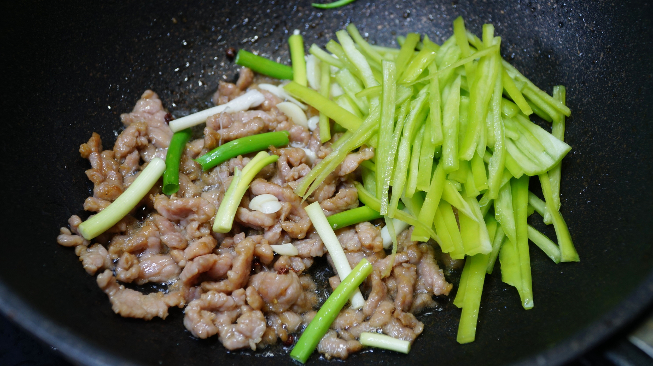 这菜，被称“水中参”，8元一斤，常吃对皮肤好，夏天防晒可多吃