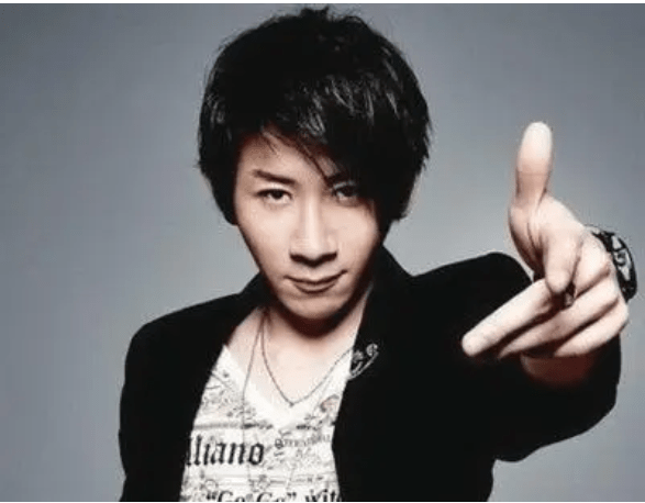 从“一夜爆红”到“跌落神坛”，刘谦经历了什