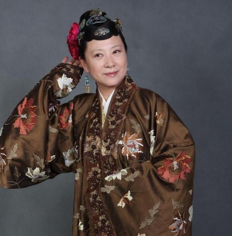 80年代著名老电影《咱们的牛百岁》，那些主演们，后来都怎么样了