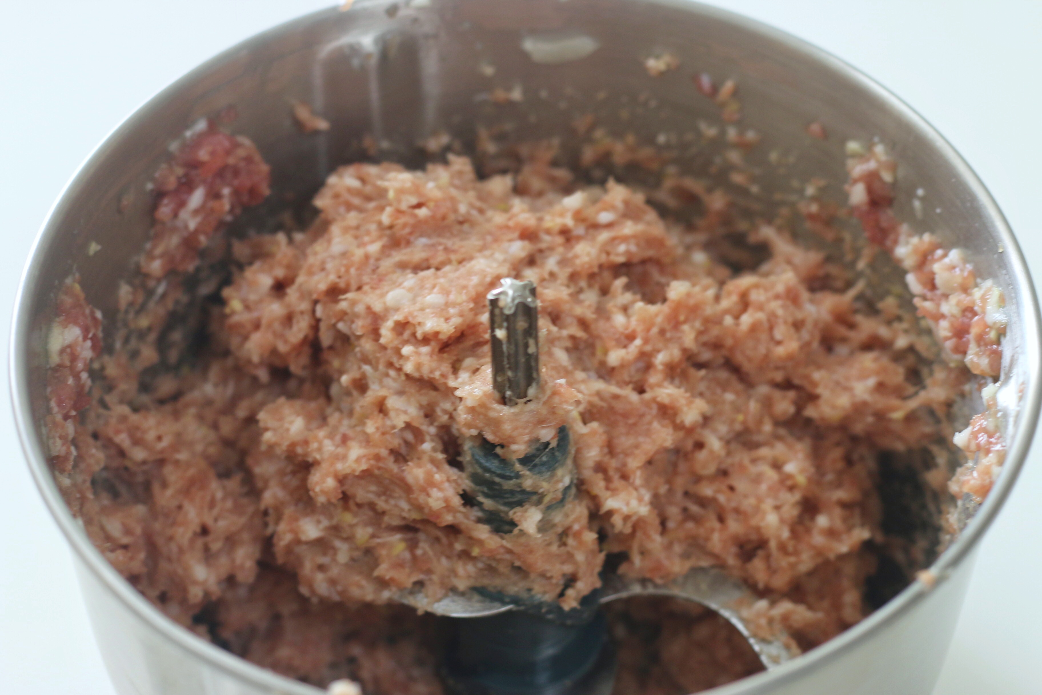 煮肉丸紫菜湯，不要加澱粉和雞精了，肉丸嫩湯鮮美，訣竅公開