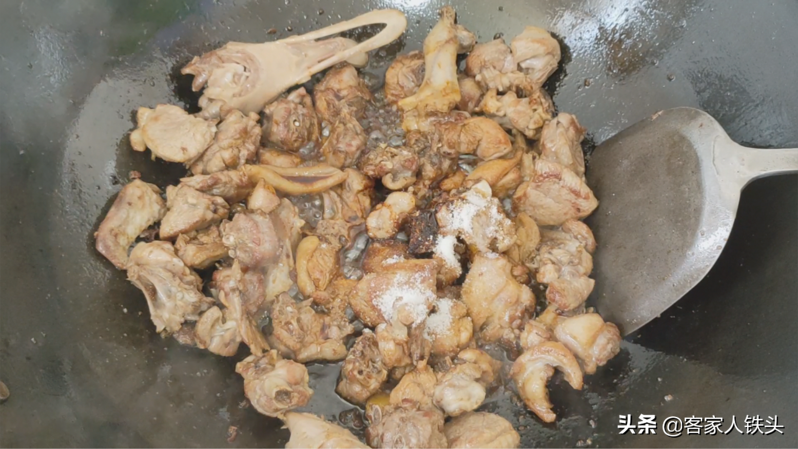 客家人吃鴨肉真有一套，簡單配料與做法，出鍋一看流口水，真解饞