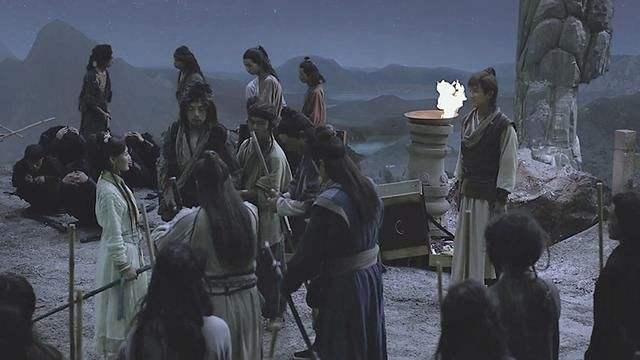 人们穷得吃不上饭为何不起义，还要加入丐帮实