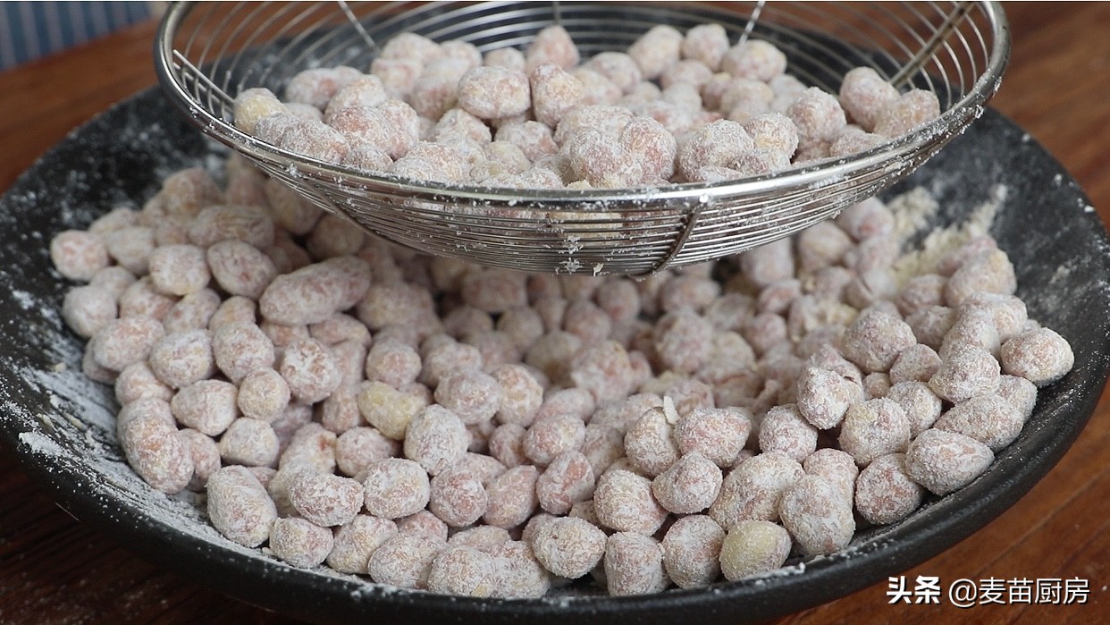 年夜飯花生好吃做法，加2雞蛋，老吃法教會你，吃一次就念念不忘