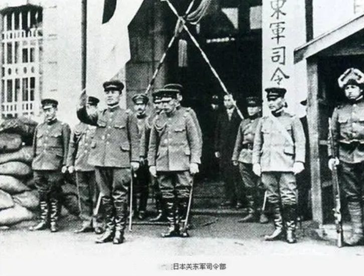 1946�꣬150������Ա���ձ�Ů��ҽɱ������ı���廨����ϴ�