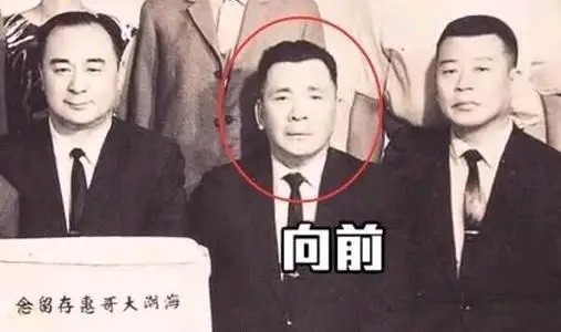 向华强：两段婚姻两个儿子，一个锒铛入狱，一个低调优秀