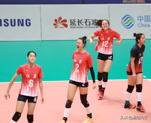 女排比赛首轮印象，三场打五局，欢笑与泪水纷