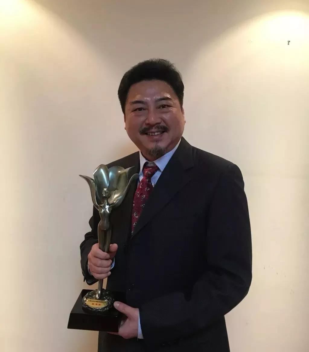 《装台》疤叔：配音界大腕，家里的模范丈夫，老婆是国家一级演员