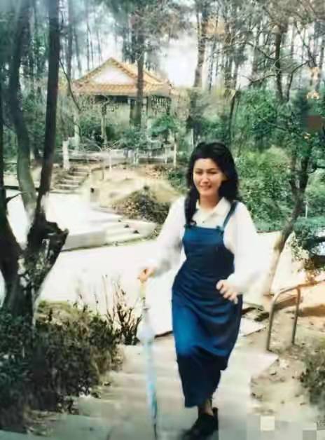吴亦凡妈妈国内外到处求人找律师做“垂死挣扎”，都是妈妈惹的祸