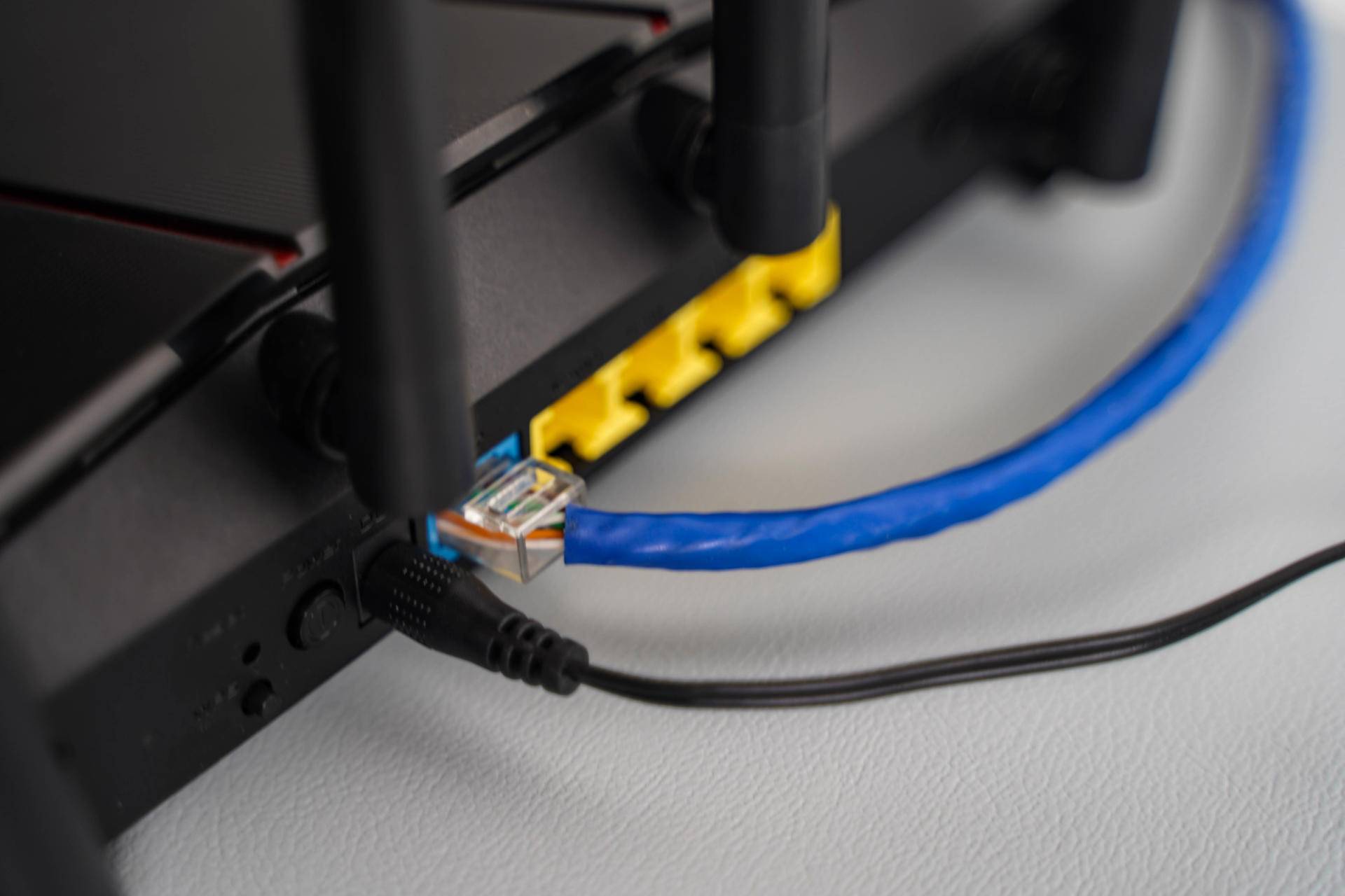 华硕AX56U热血版：全屋无死角，玩游戏还加速