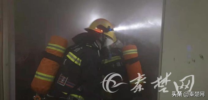事发竹溪县城！男子外出忘关电热毯，差点把家烧没了…