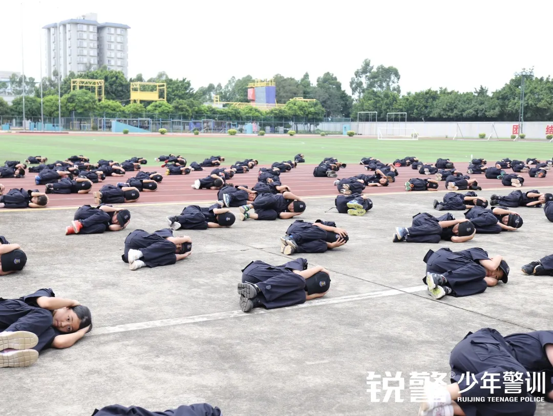 锐警少年警训夏令营：少年正路上，明日可期