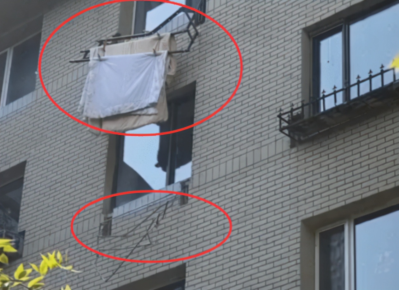 日常晒被子搭上自己的命？女子被救护车拉走，记者获悉已经离世