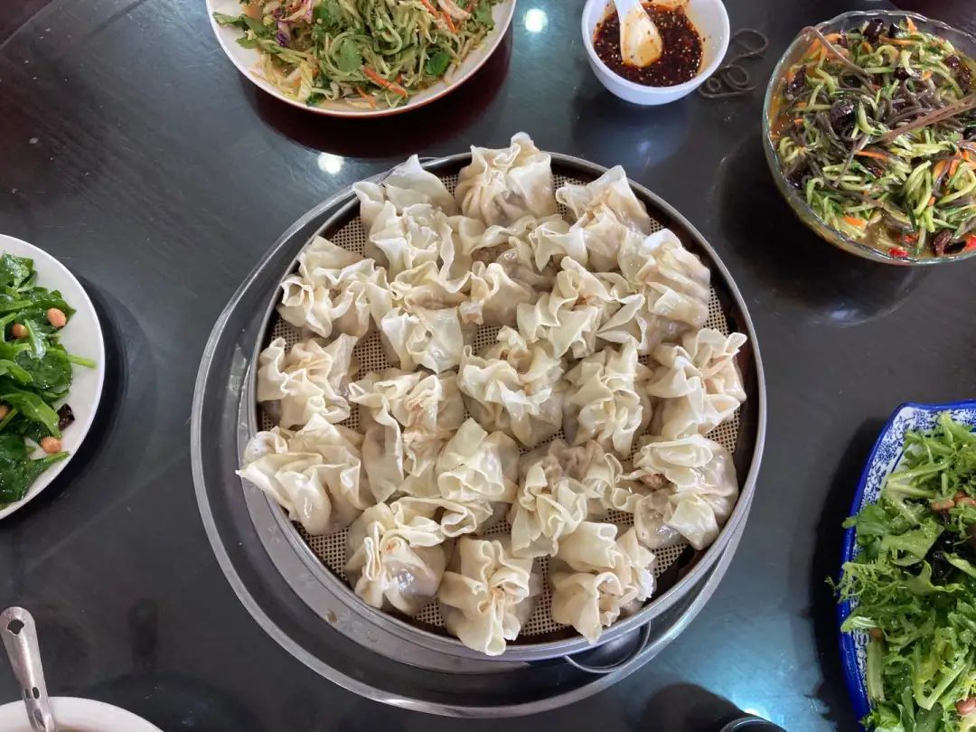 长春—通辽金秋首发团畅玩第二天：逛孝庄园、吃烧麦宴...